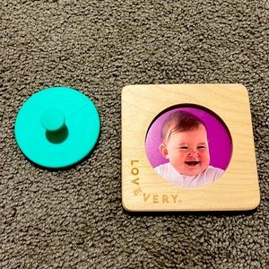Lovevery Baby’s fist puzzle 2-pieces circle 7-8 Months Kit Montessori